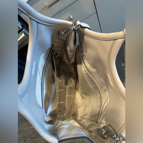 Brand New Calvin Klein Gabrianna Novelty Slim Side Zip Tote - Picture 5 of 15